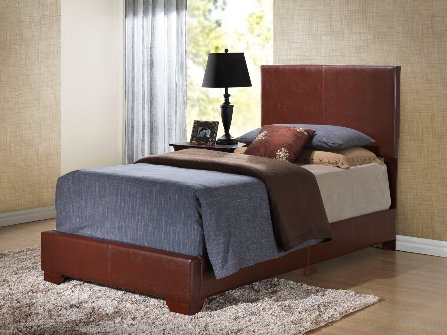 Elegant Platform Bed For Relaxed Spaces