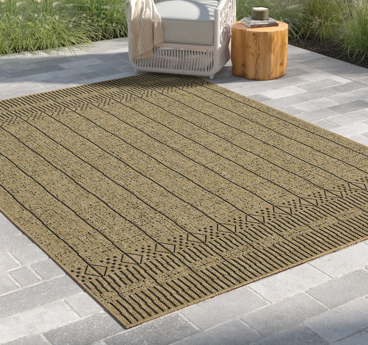 Earth - 7'10" X 10'3" Polypropylene, Indoor, Outdoor Area Rug - Jute / Black